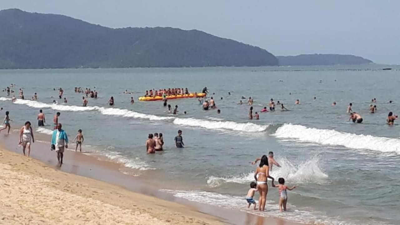 Alugo Apartamento Na Praia Cocanha Карагуататуба Экстерьер фото